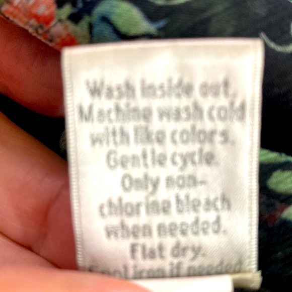 Disney Snow White red apple print on black chiffon top - Picture 9 of 9